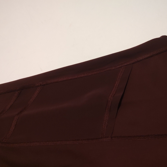 Athleta Slash Stealth 7/8 Tight Mesh Panels Leggings Burgundy Pockets Fitted S - Picture 6 of 16